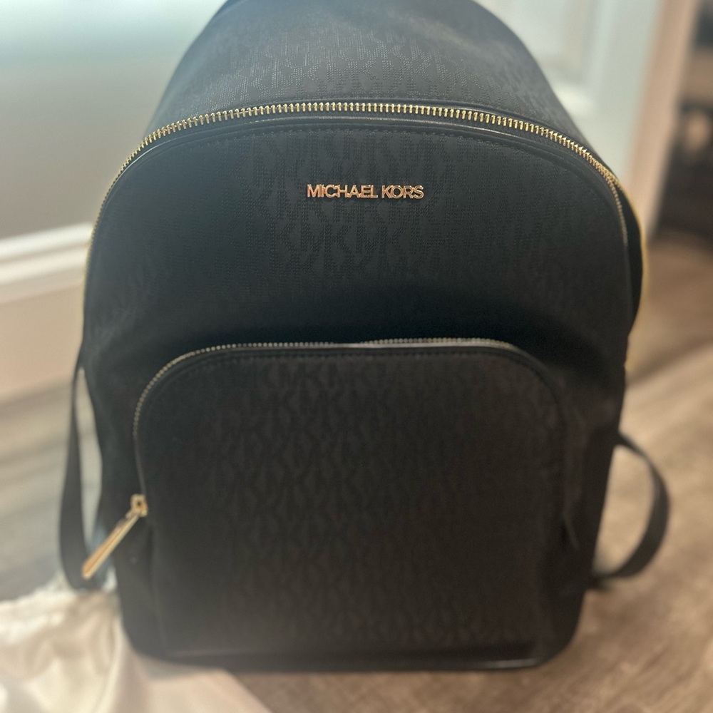 Michael Kors Connie md backpack NWT
